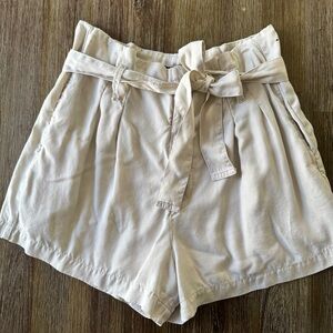 Abercrombie High Waisted Paperbag Style Short M